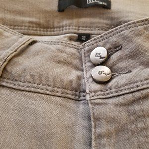 Stretch distressed gray jeans